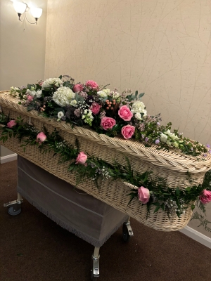 Pink Rose Garland wirh Casket Spray