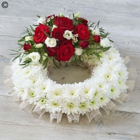 Traditional Wreath Red
